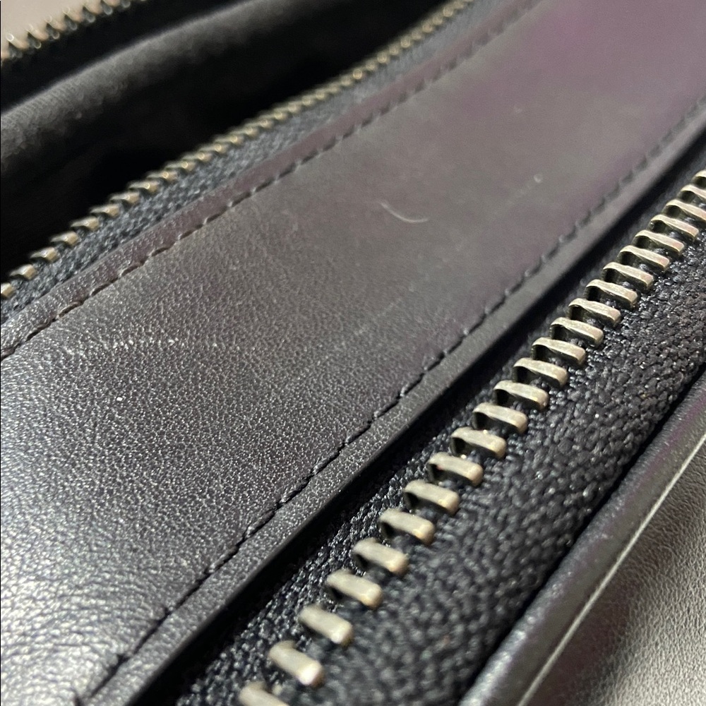 Coach Graham Crossbody (some Scratches) - Picture 6 of 7